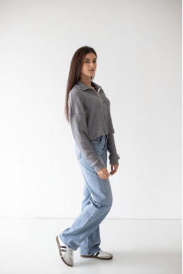 Светр жіночий